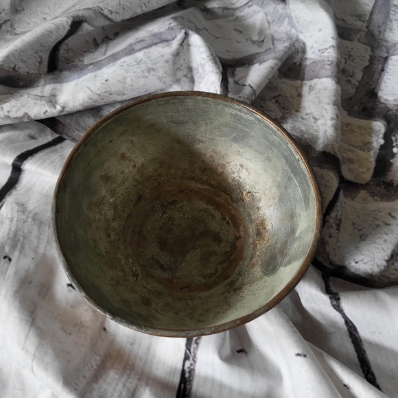 Vintage Copper tin bowl. Small - Picture 2 of 4